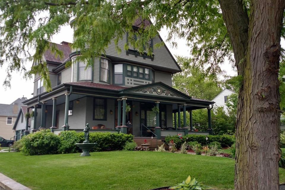 Linda Sue Manor Hostel Sioux City Exterior photo