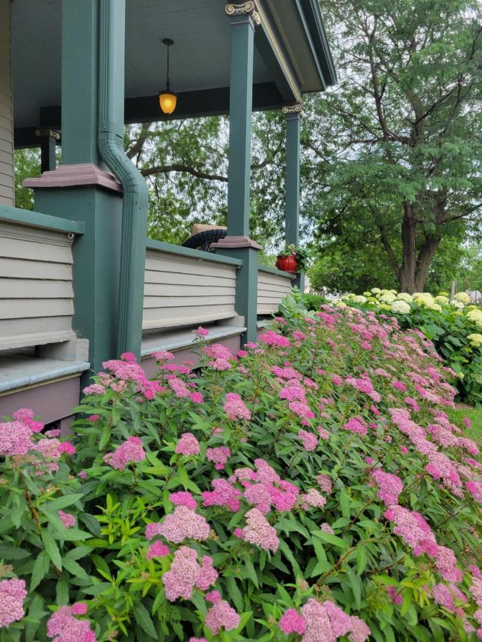 Linda Sue Manor Hostel Sioux City Exterior photo